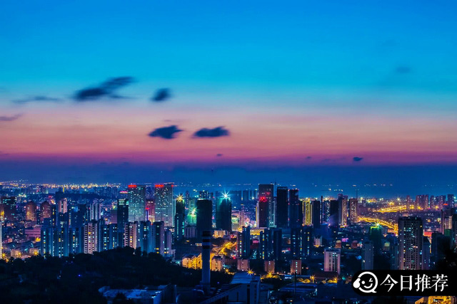 观象山了,这里曾被认为是青岛观赏夜景最好的地方